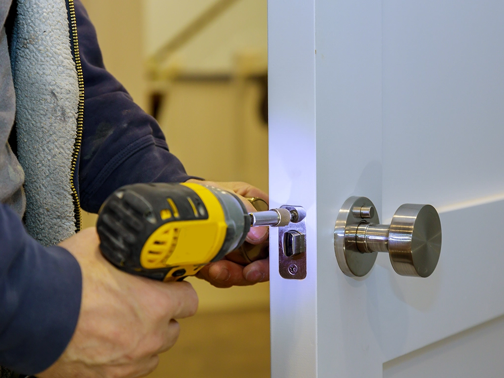 Mattlock locksmith replacing a residential door lock in Las Vegas